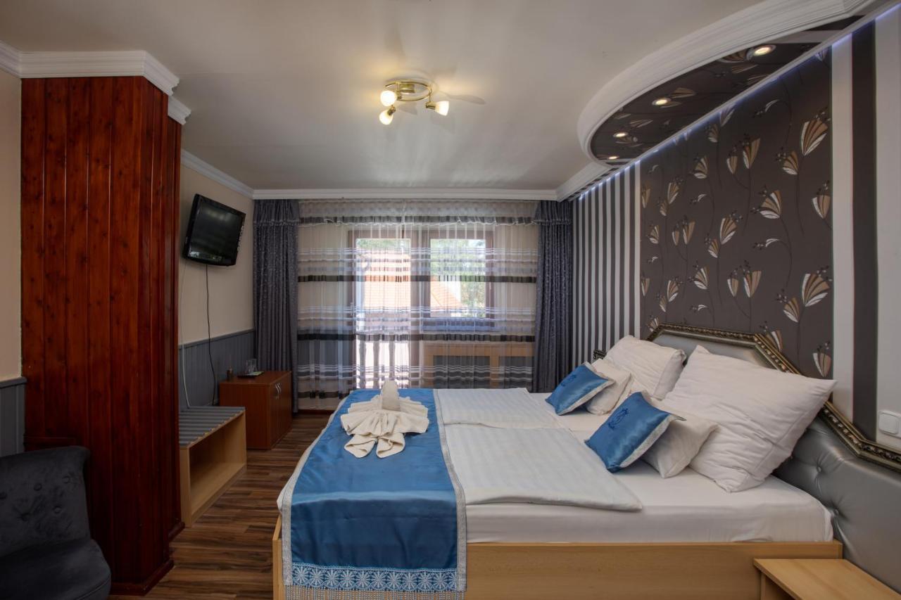Illes Hotel Szeged Exterior foto